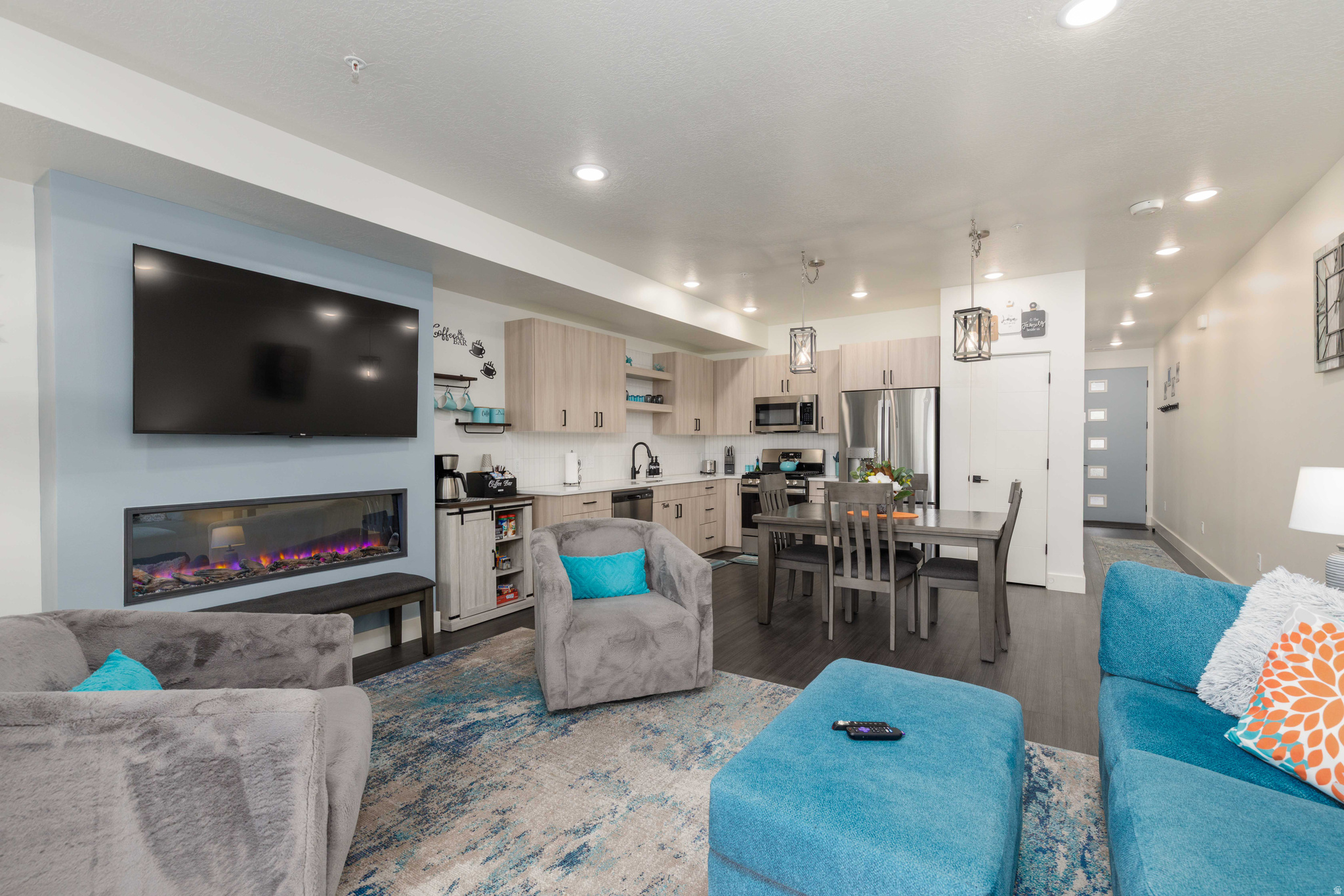 THE POINTE AT WOLF CREEK - Residential