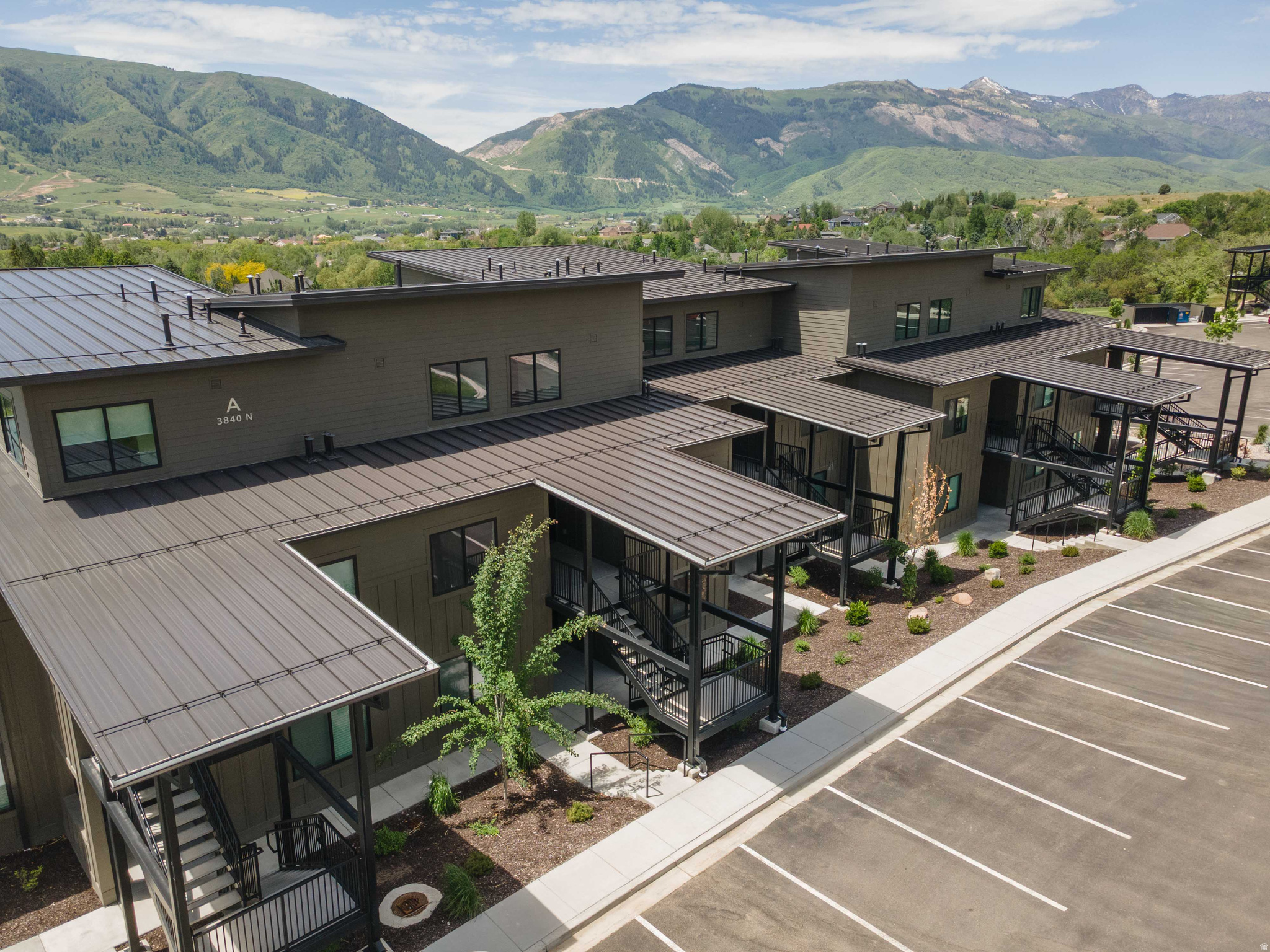 THE POINTE AT WOLF CREEK - Residential