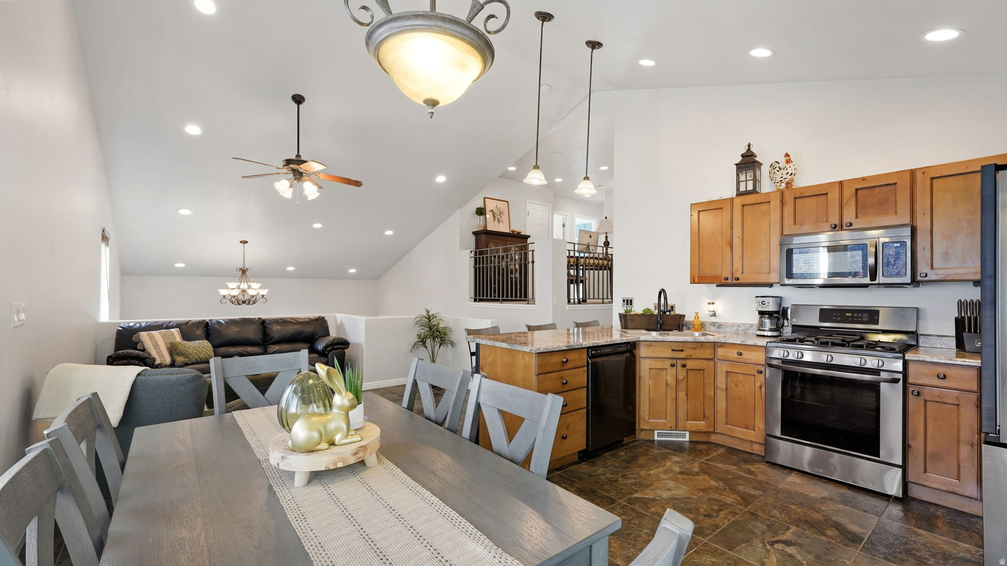 SCOTTFIELD ACRES - Residential