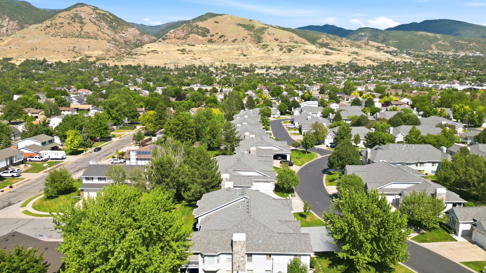 COUNTRY SPRINGS - Residential