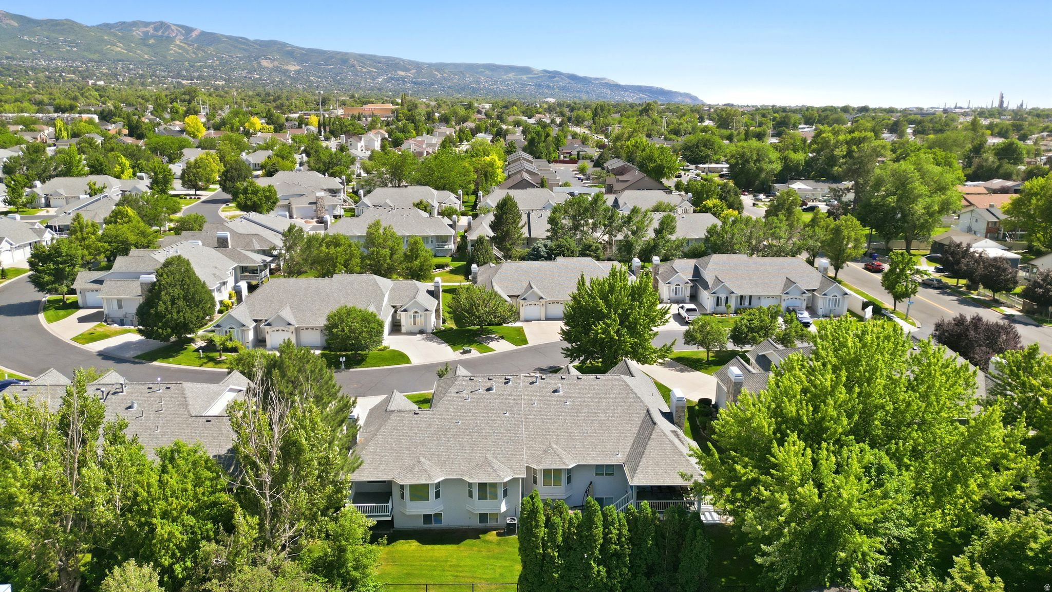 COUNTRY SPRINGS - Residential