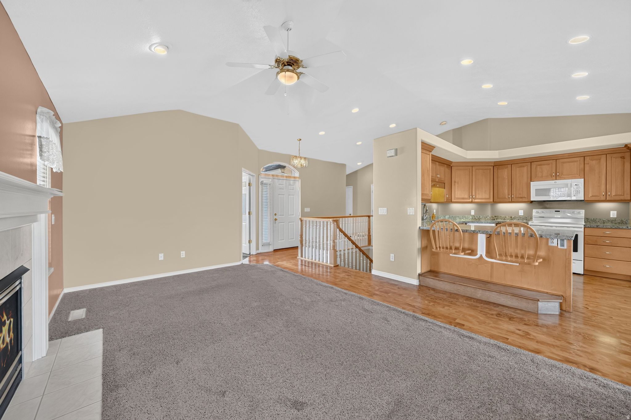 COUNTRY SPRINGS - Residential