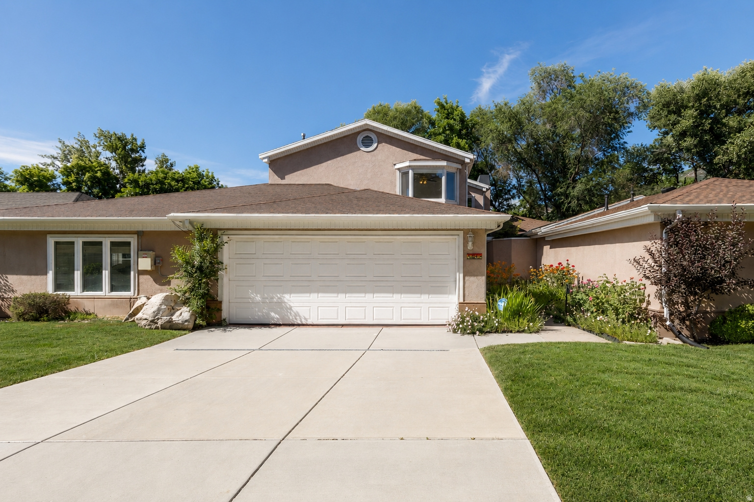OAK CREEK - Residential
