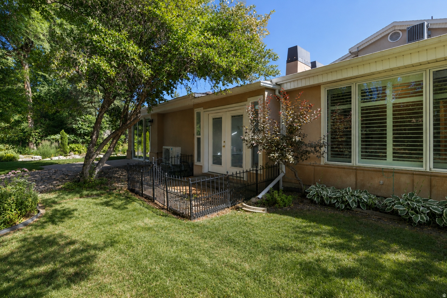 OAK CREEK - Residential
