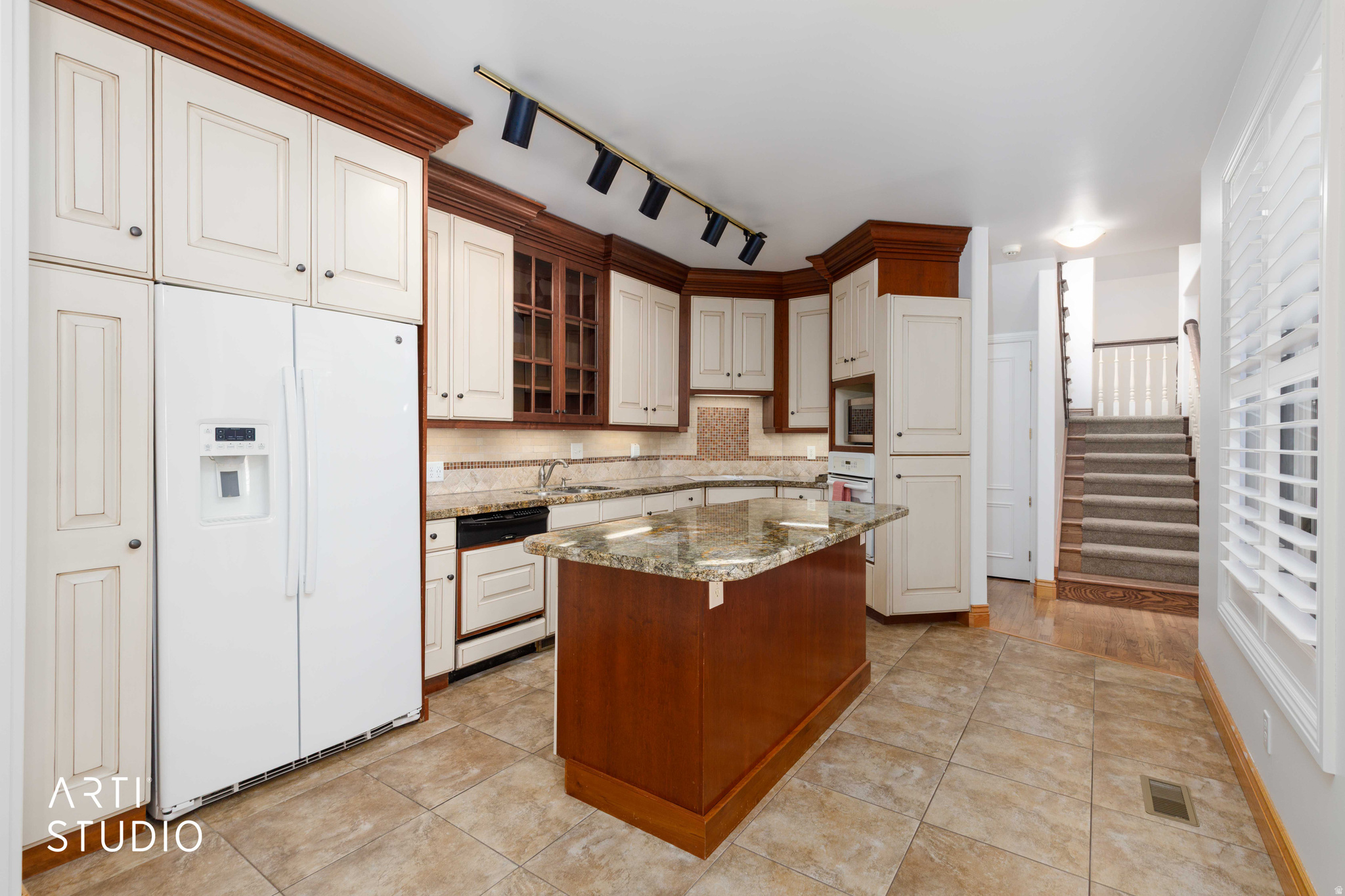 OAK CREEK - Residential