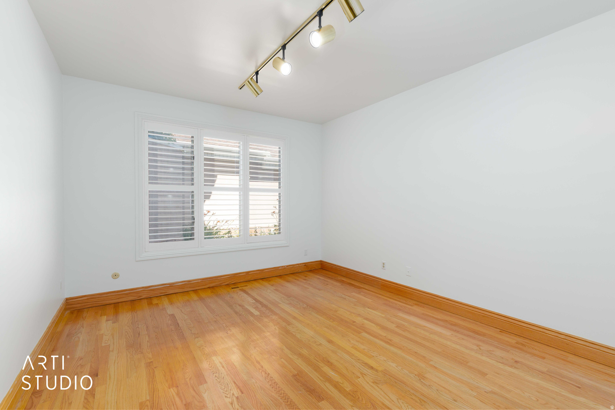 OAK CREEK - Residential