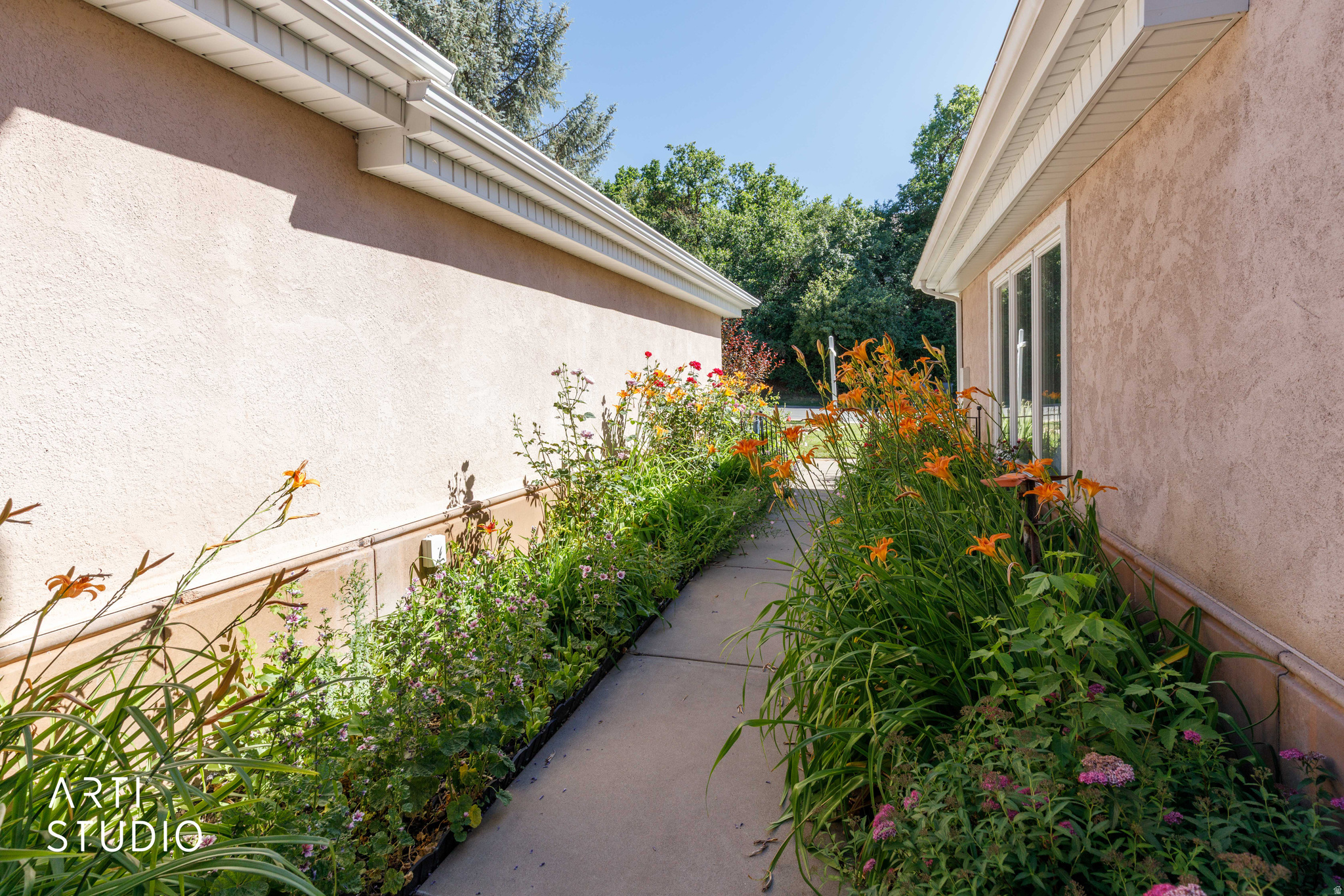 OAK CREEK - Residential