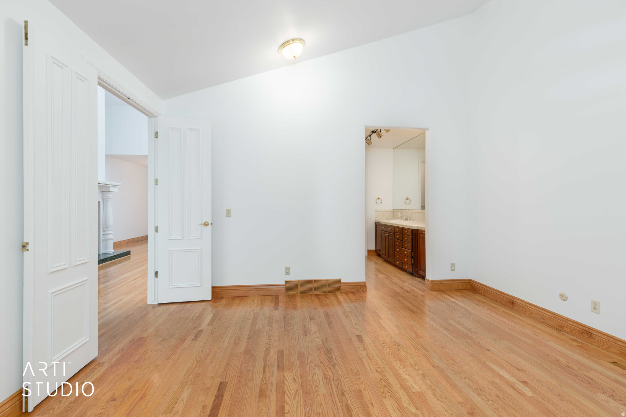 OAK CREEK - Residential