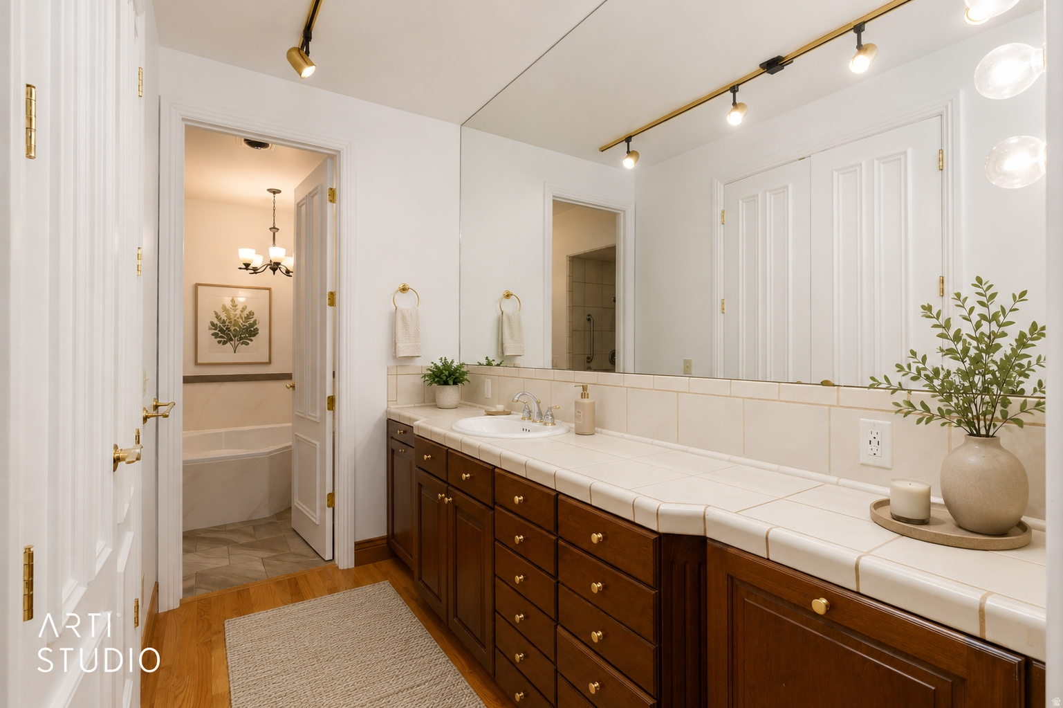 OAK CREEK - Residential