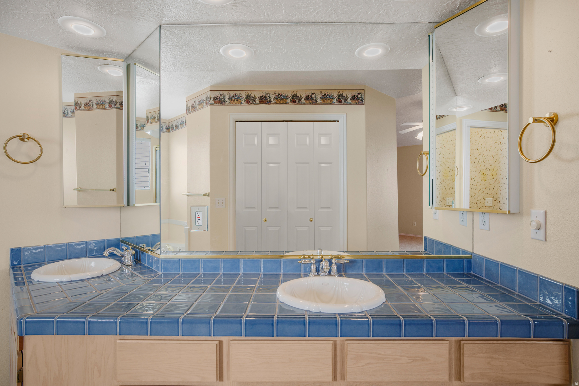 VISTA DEL SOL TH - Residential