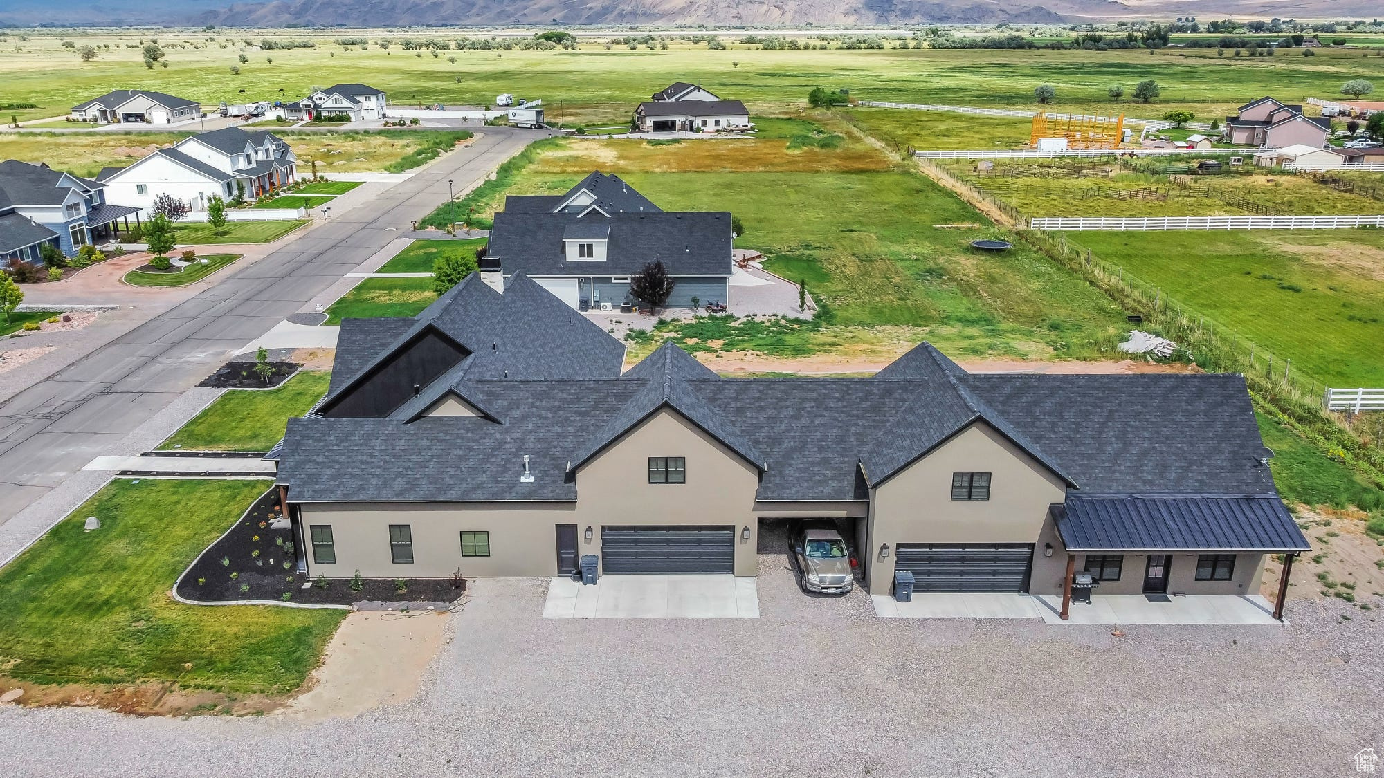 NORTH MEADOW - Residential