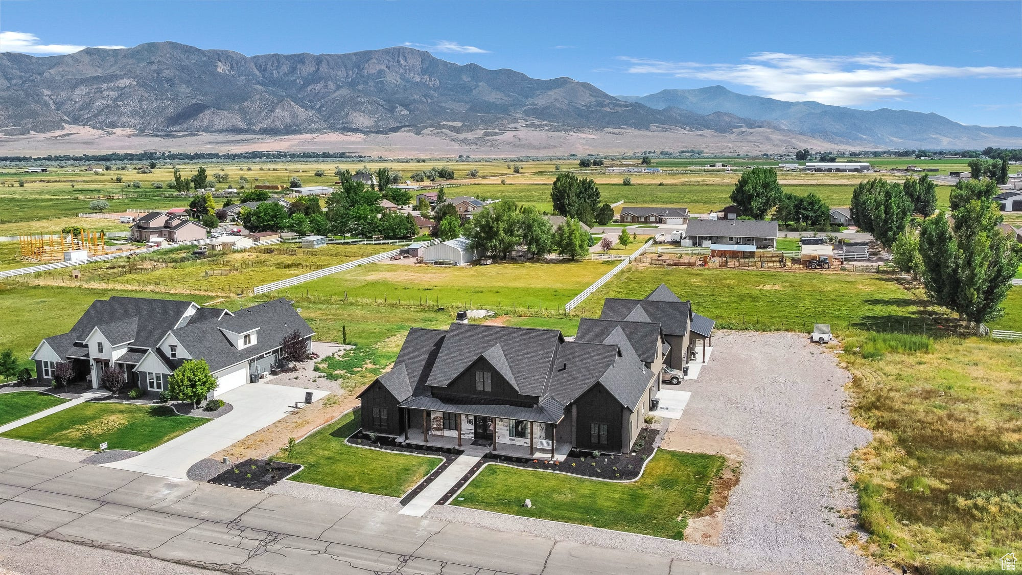 NORTH MEADOW - Residential