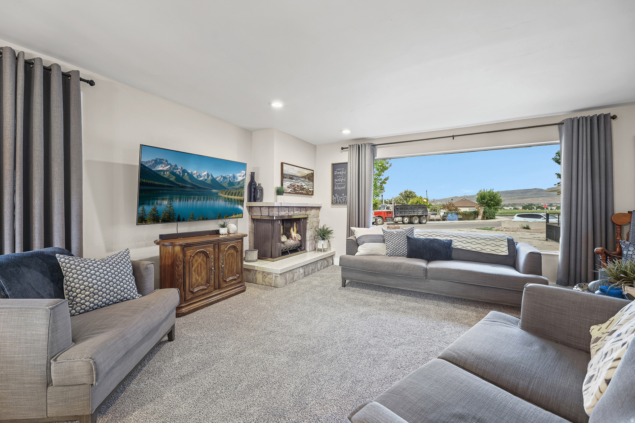 TRESTLE COURT - Residential