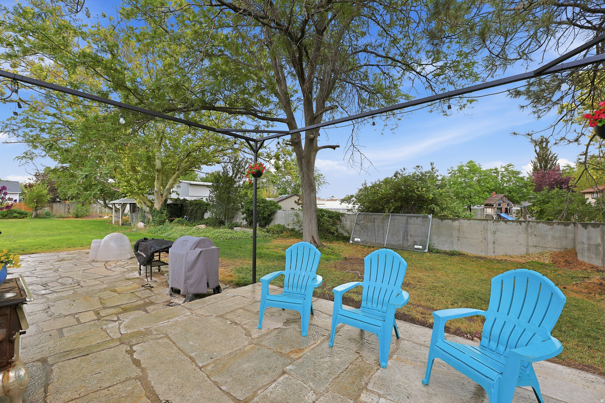 TRESTLE COURT - Residential