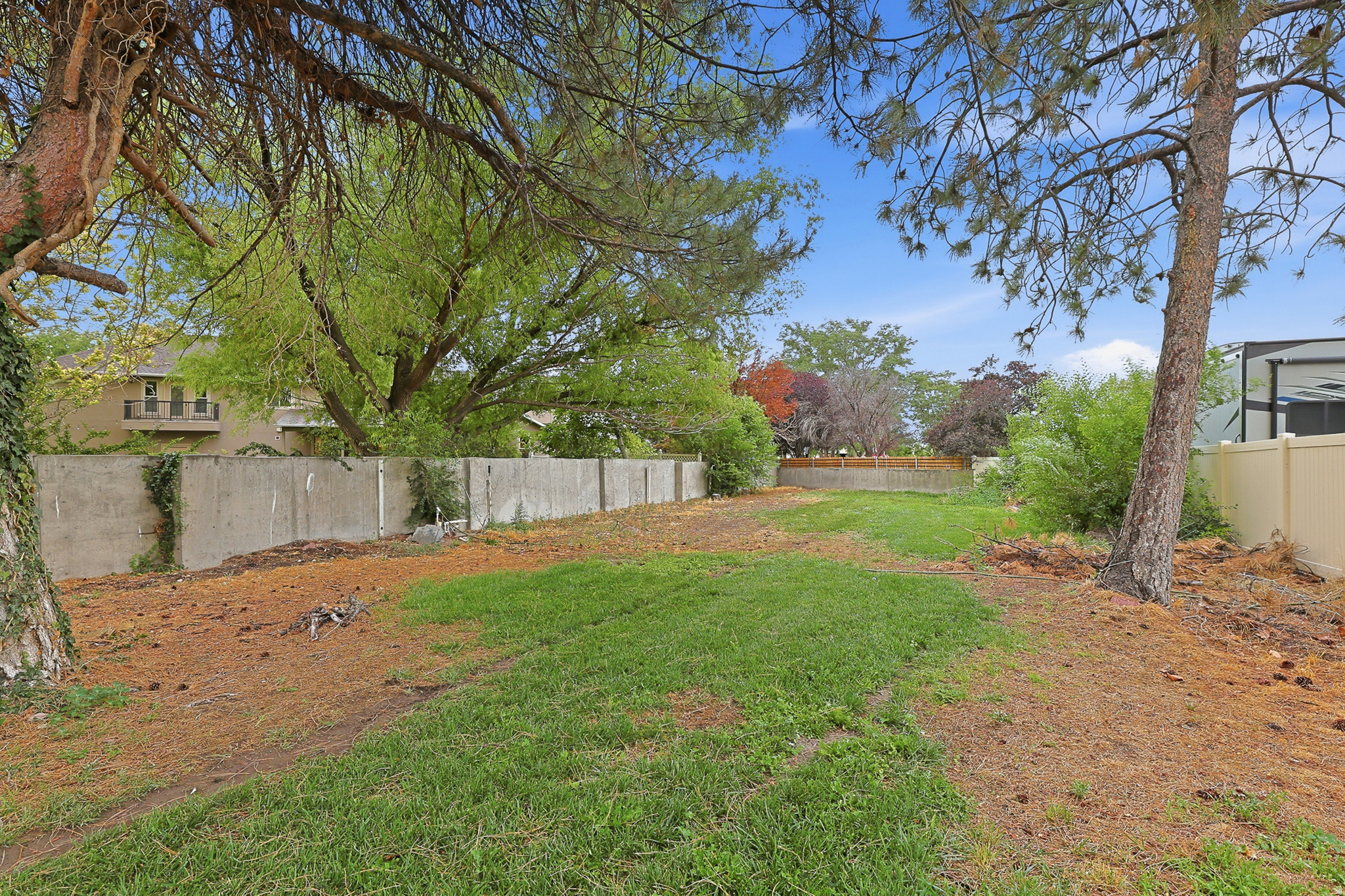 TRESTLE COURT - Residential
