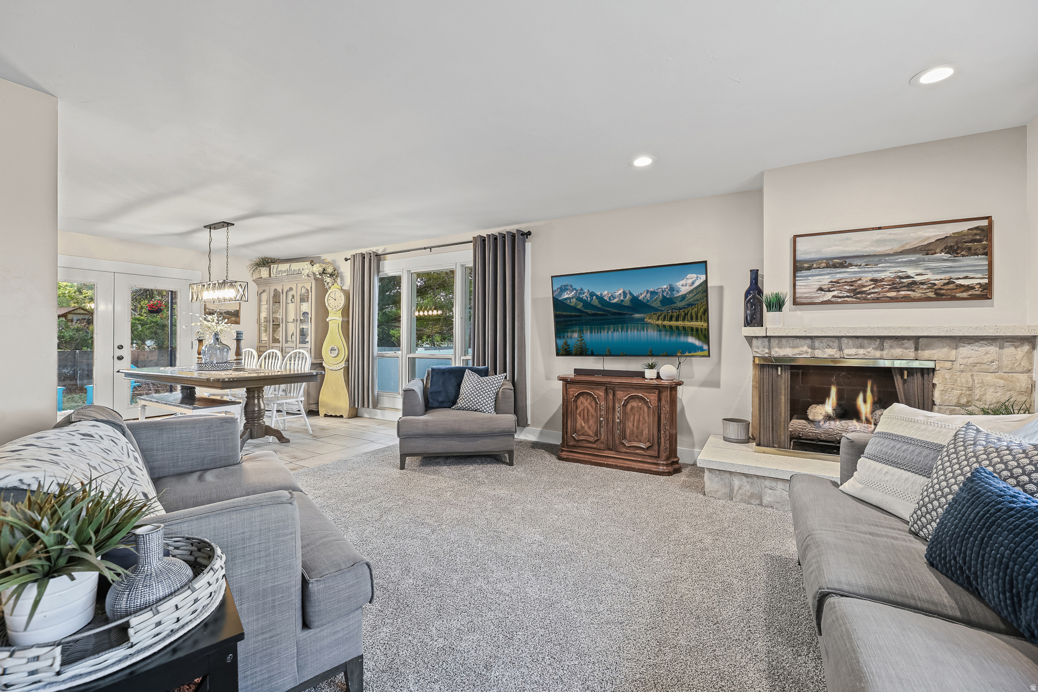 TRESTLE COURT - Residential