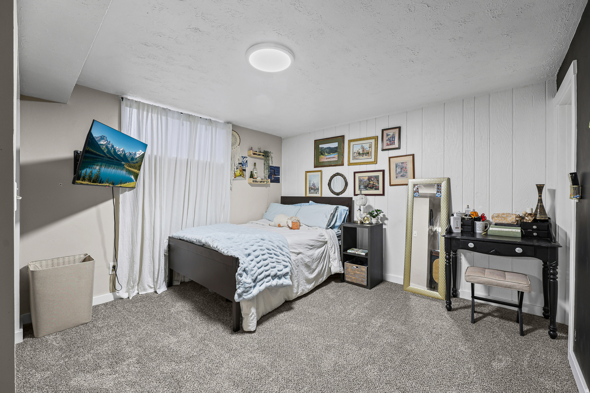 TRESTLE COURT - Residential