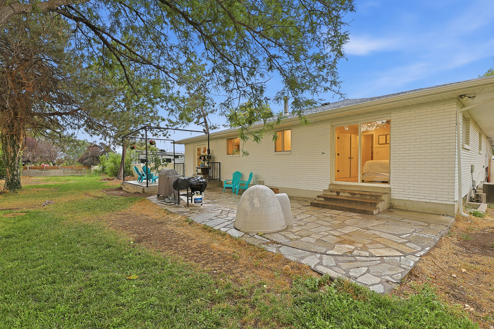 TRESTLE COURT - Residential