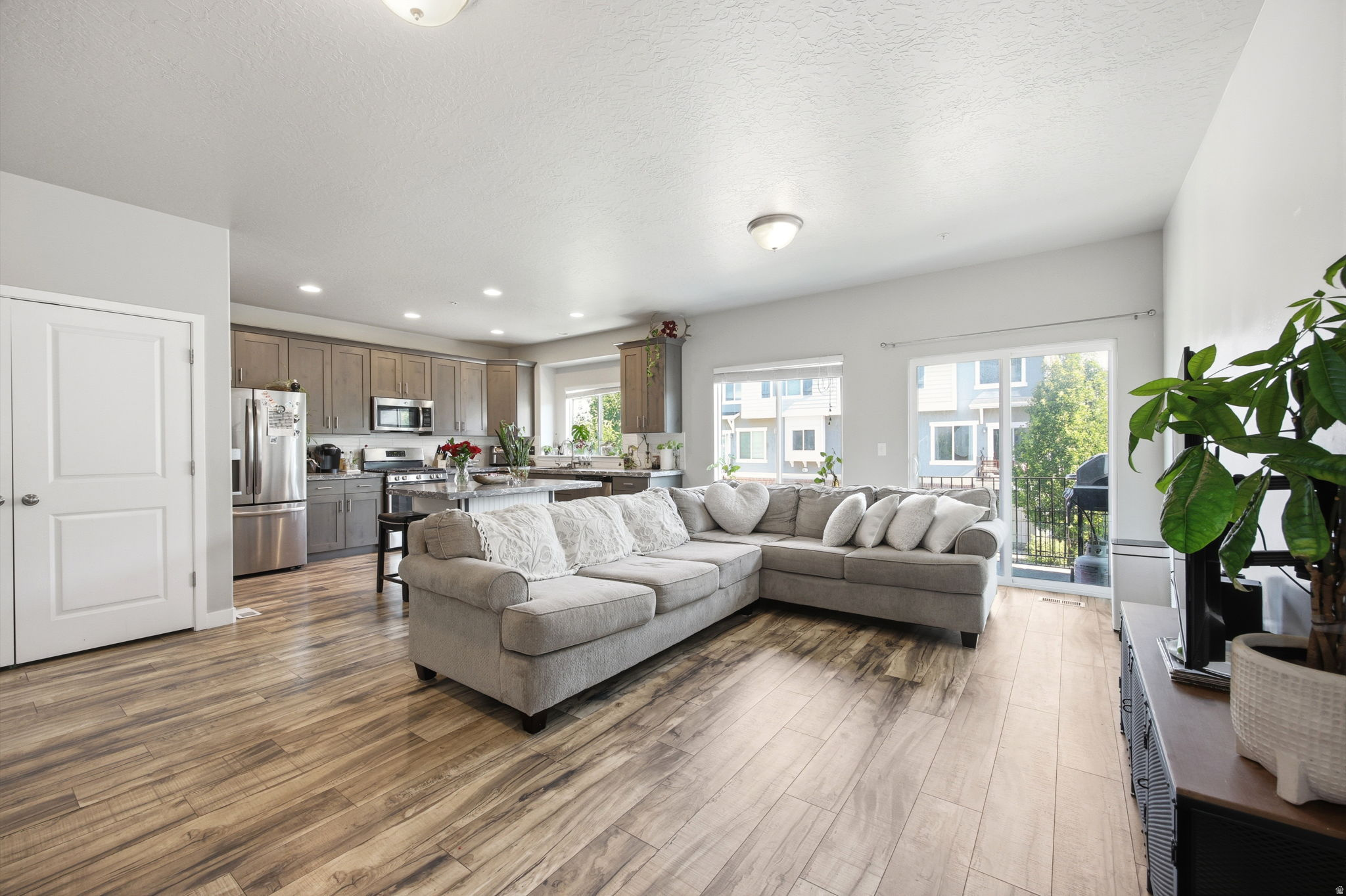 YOSEMITE PARK LOFTS - Residential