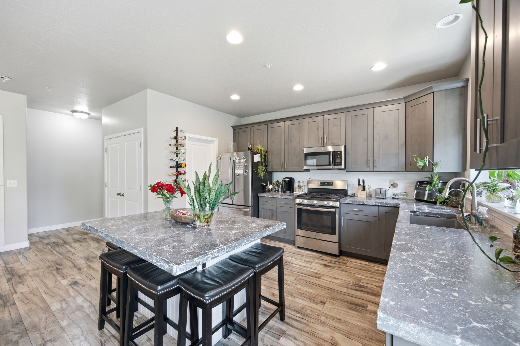 YOSEMITE PARK LOFTS - Residential