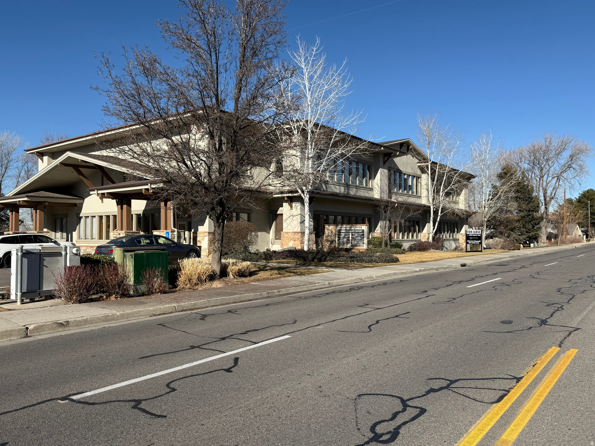 HIGHLAND - Commercial Lease