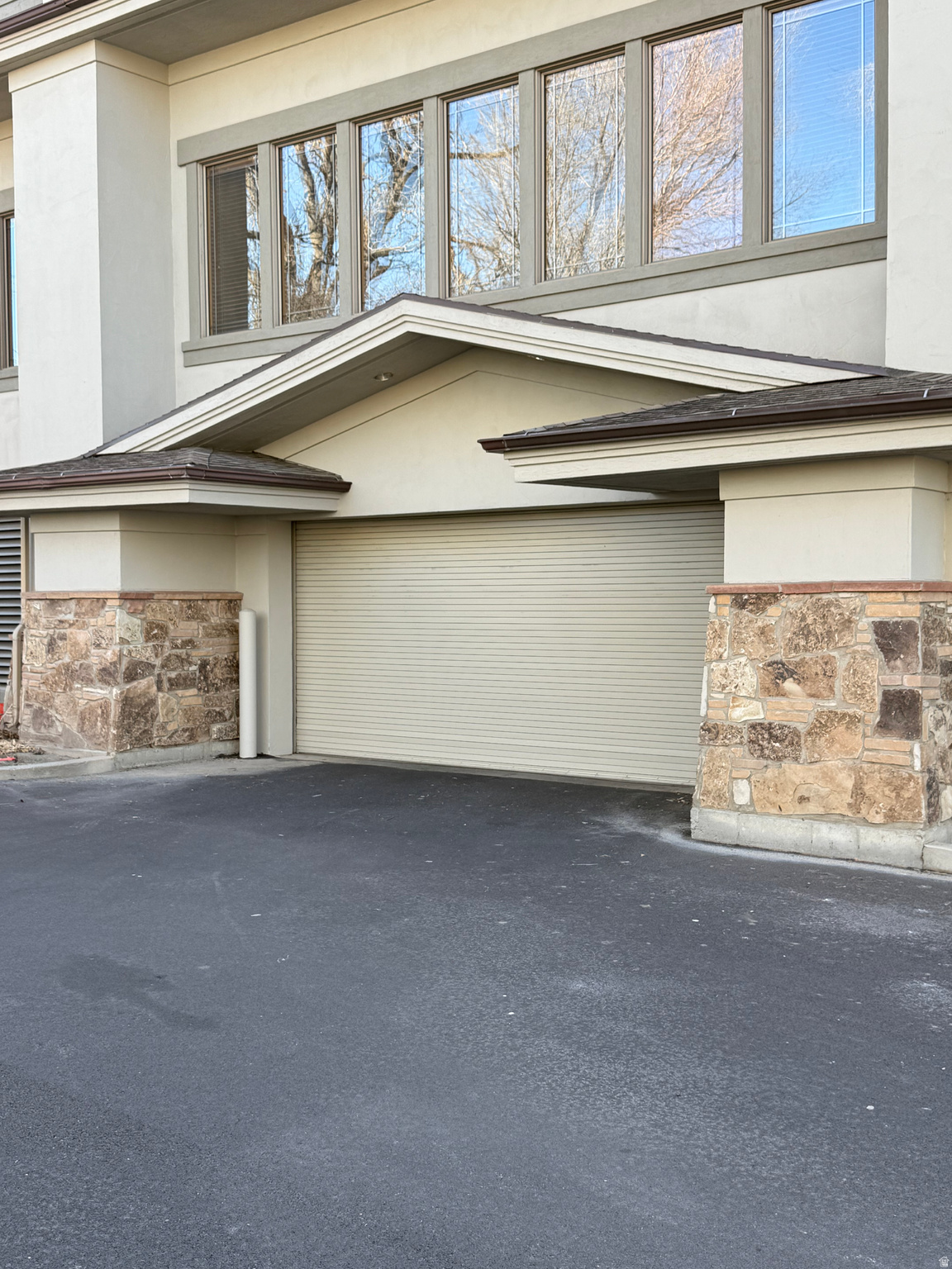HIGHLAND - Commercial Lease