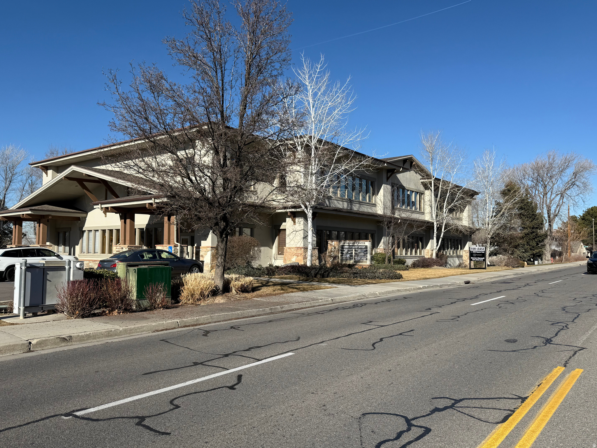 HIGHLAND - Commercial Lease