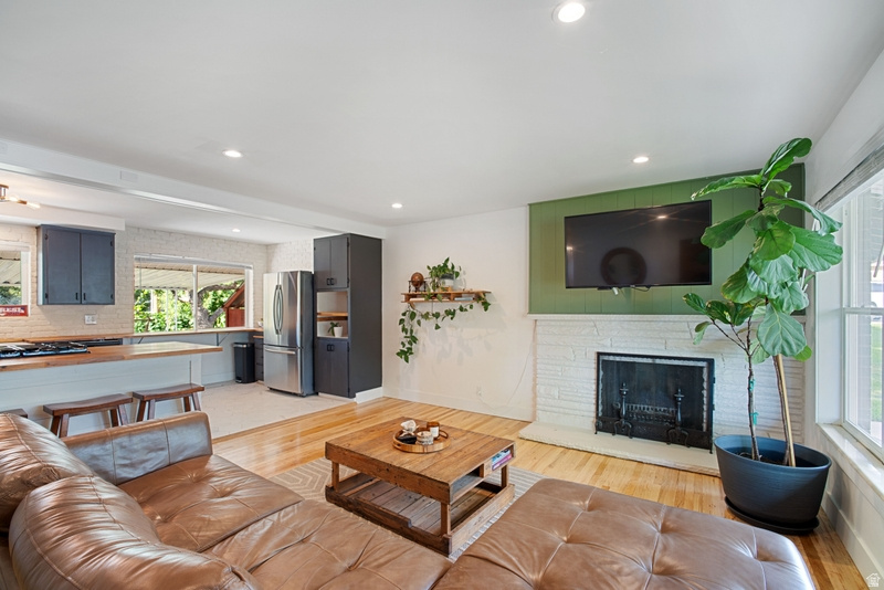 ARTISTIC SUB - Residential