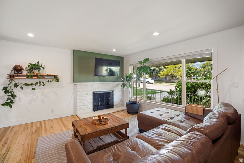 ARTISTIC SUB - Residential