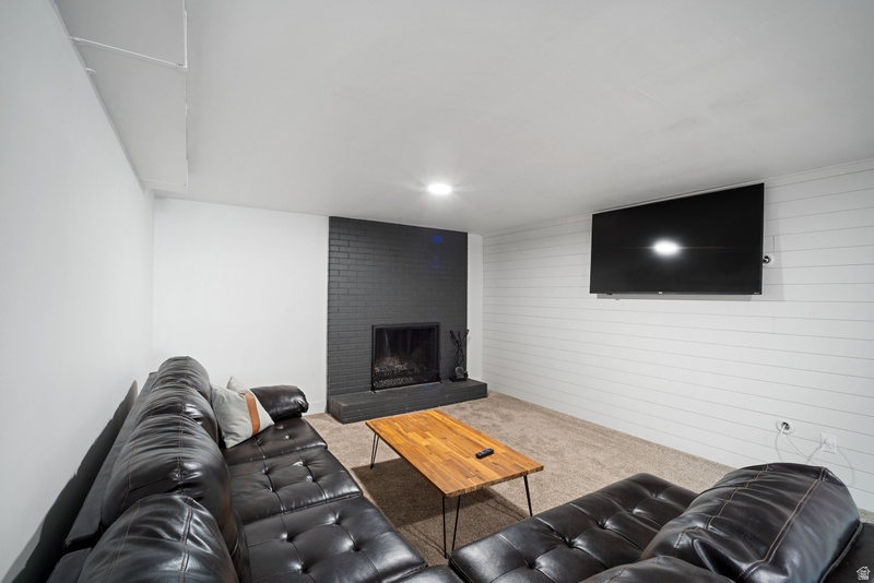 ARTISTIC SUB - Residential