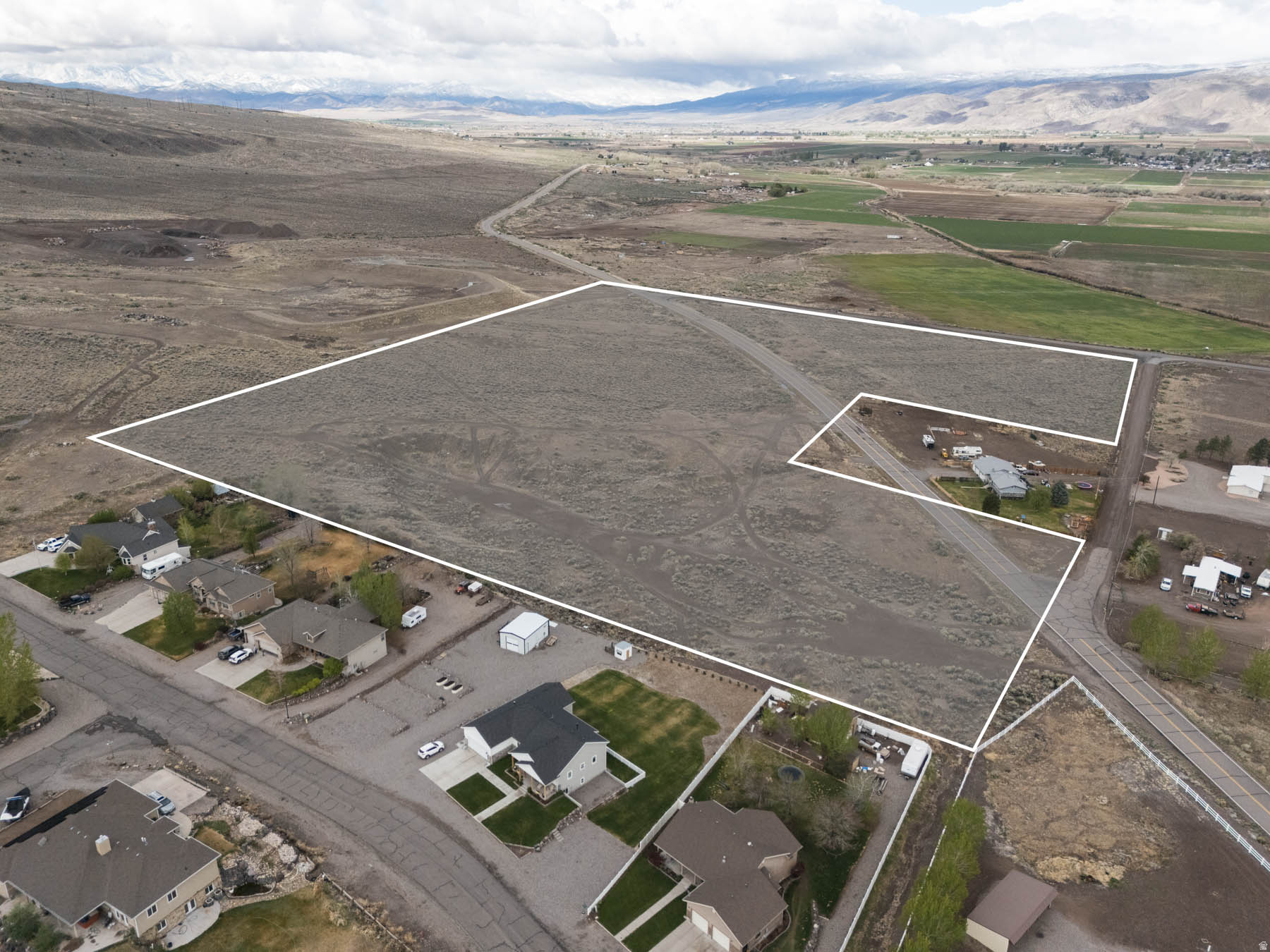 24.92 acres on Landslide Rd in Annabella with endless possibilities. Located in a great area of Sevier County, this property offers wide-open space and beautiful views in every direction. This versatile parcel is ready for your vision!
