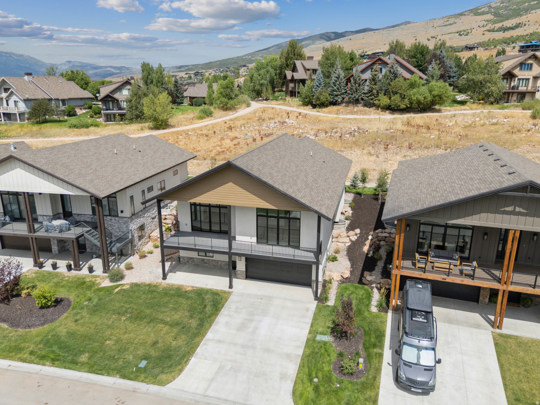 TRAPPERS RIDGE - Residential