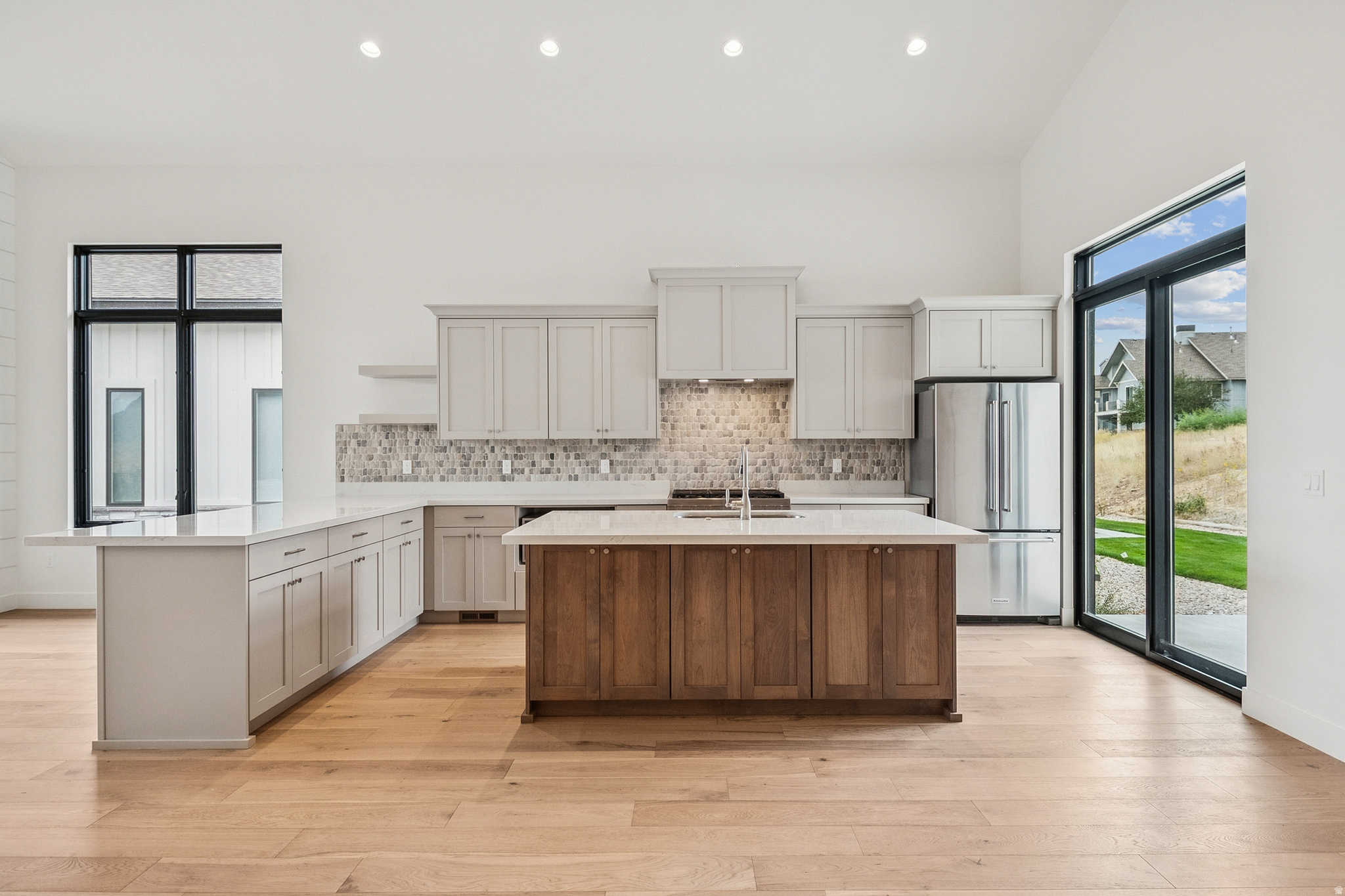 TRAPPERS RIDGE - Residential