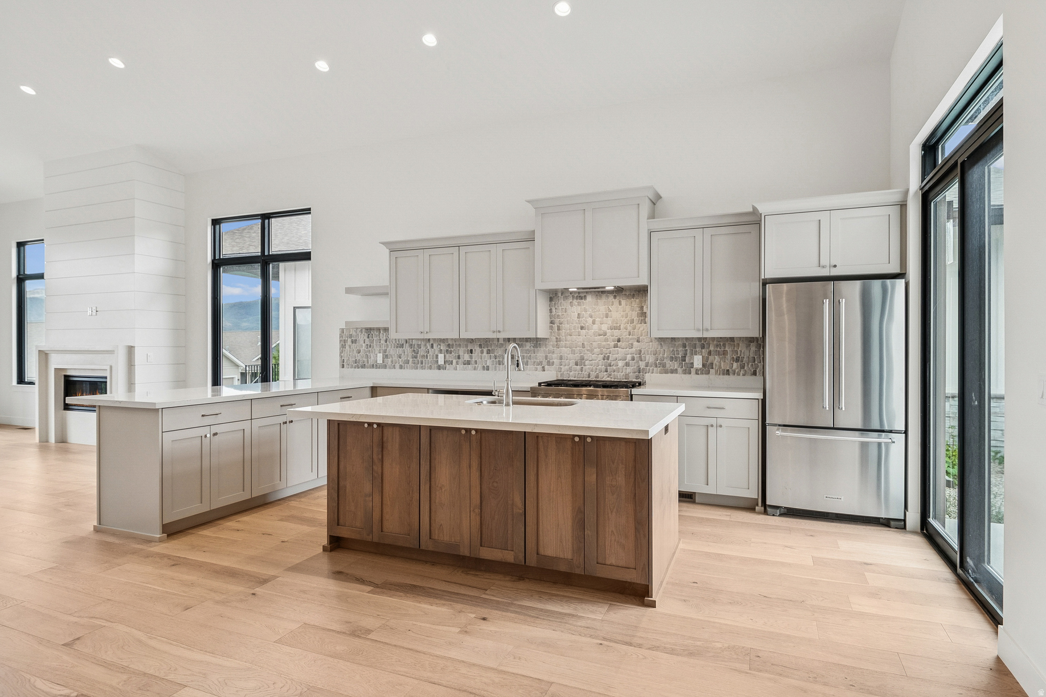 TRAPPERS RIDGE - Residential