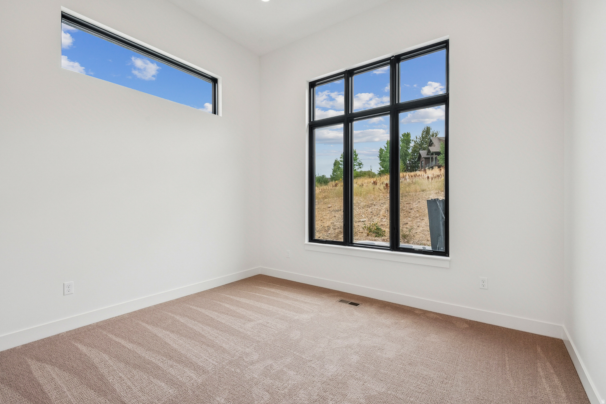 TRAPPERS RIDGE - Residential