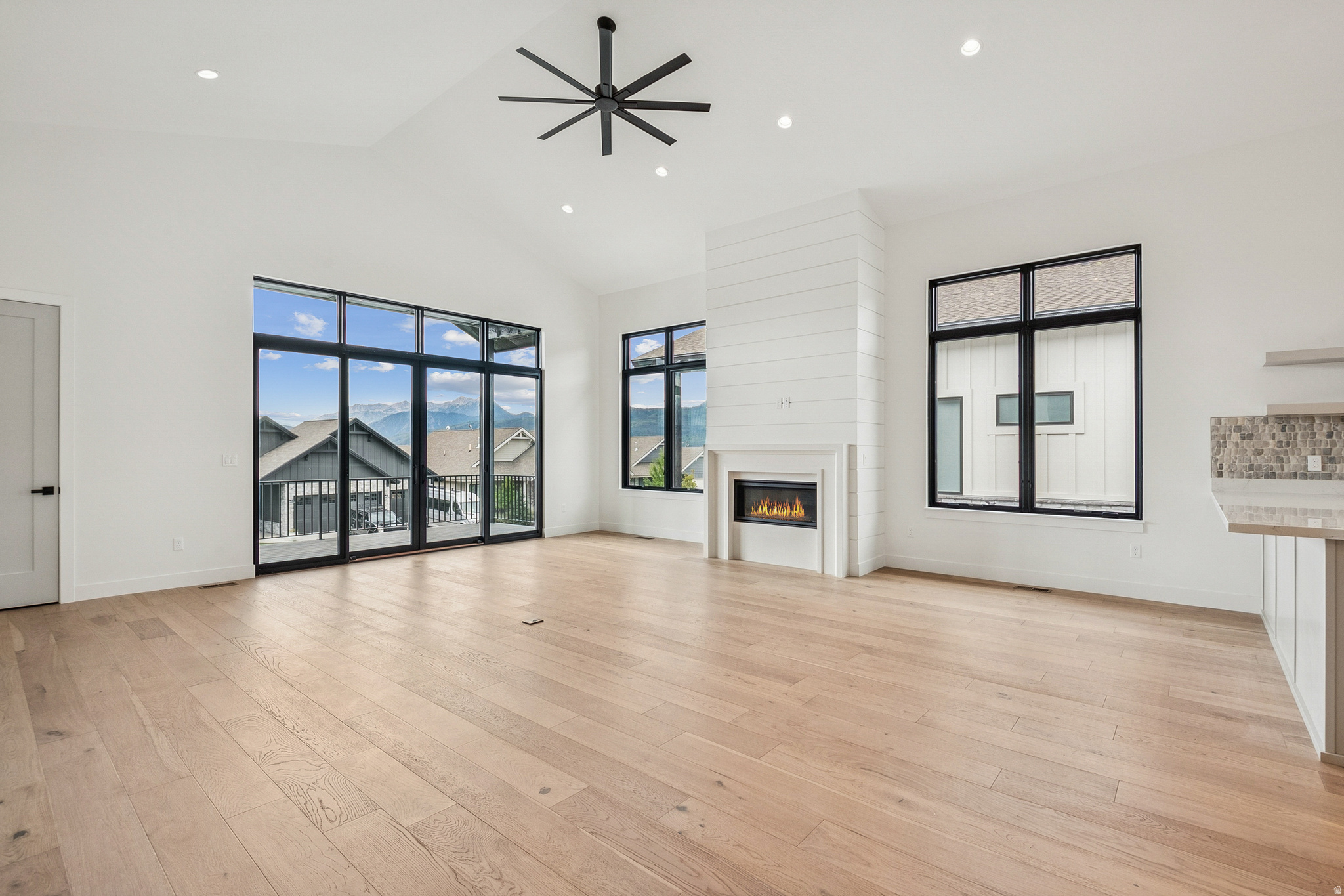 TRAPPERS RIDGE - Residential