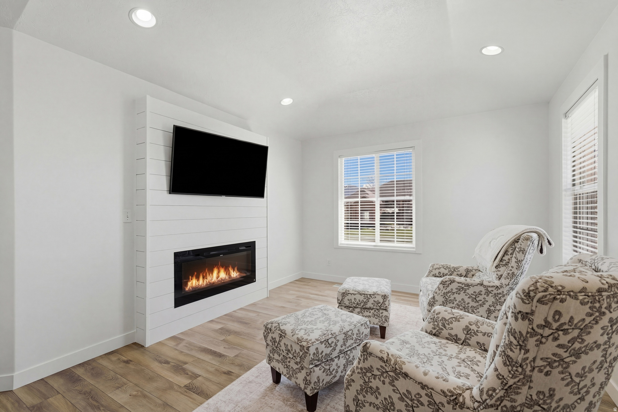 FLINT MEADOWS - Residential