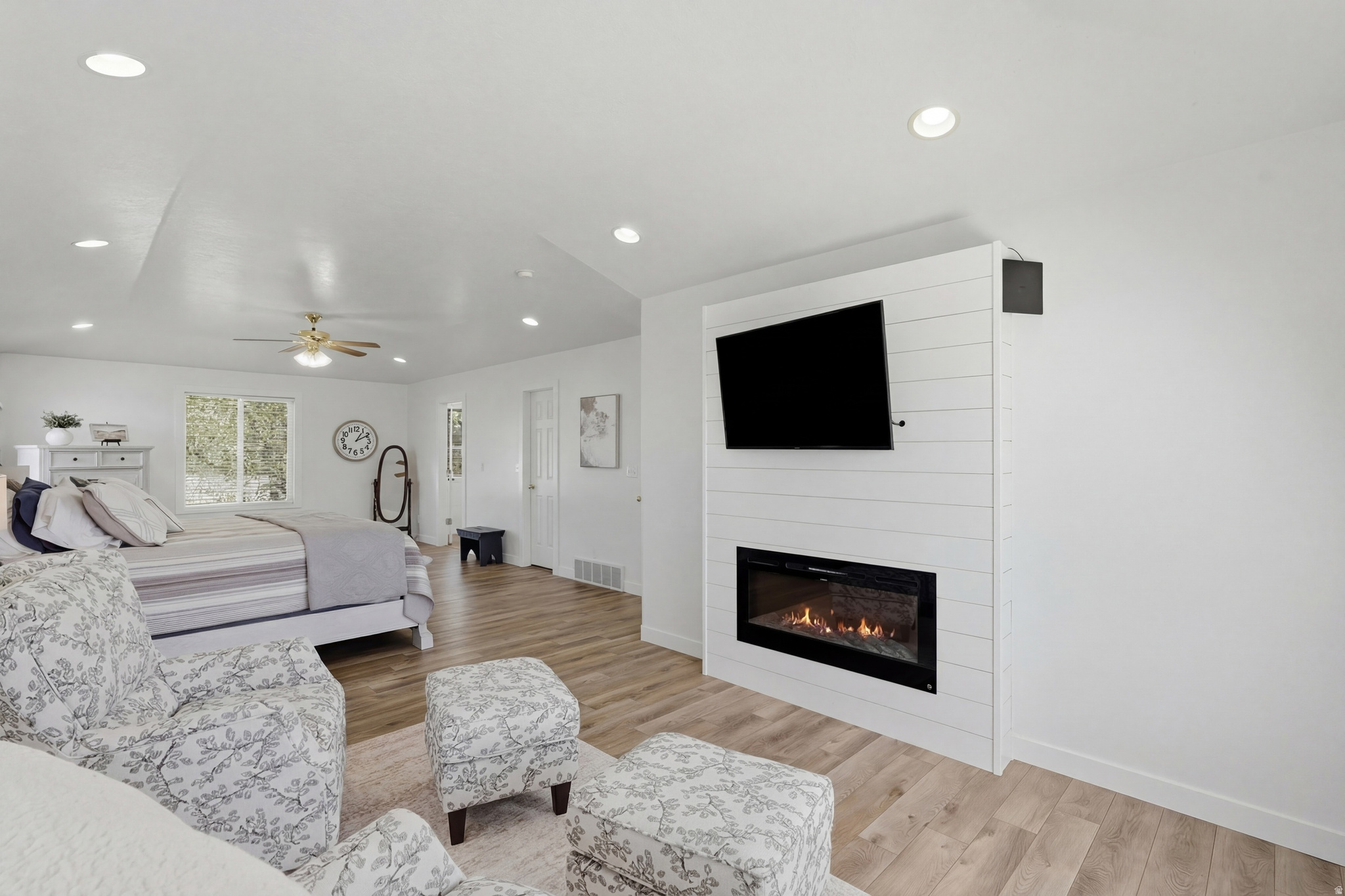 FLINT MEADOWS - Residential