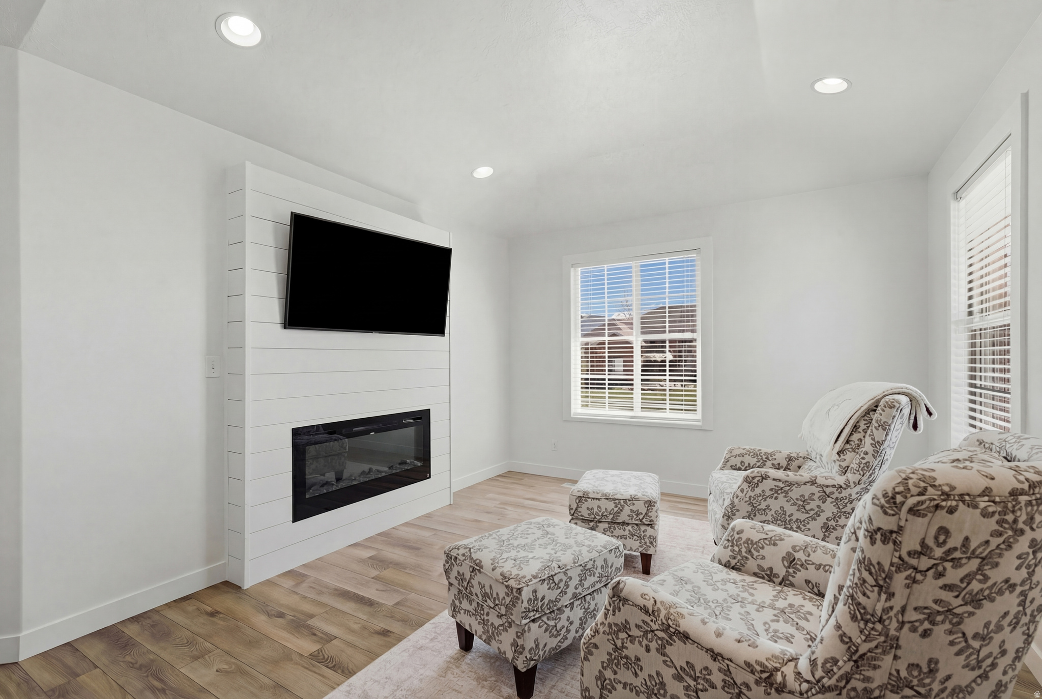 FLINT MEADOWS - Residential