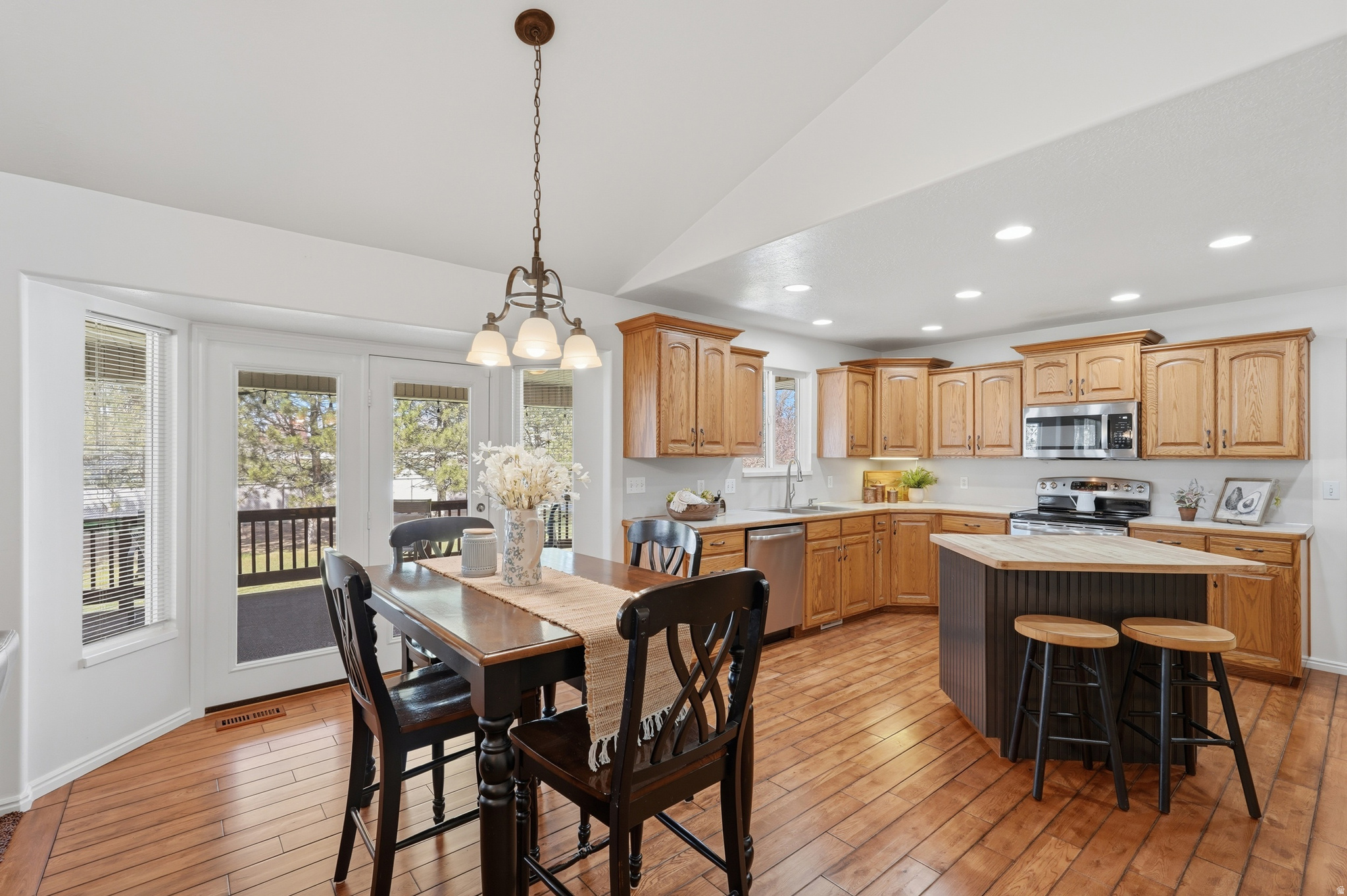 FLINT MEADOWS - Residential