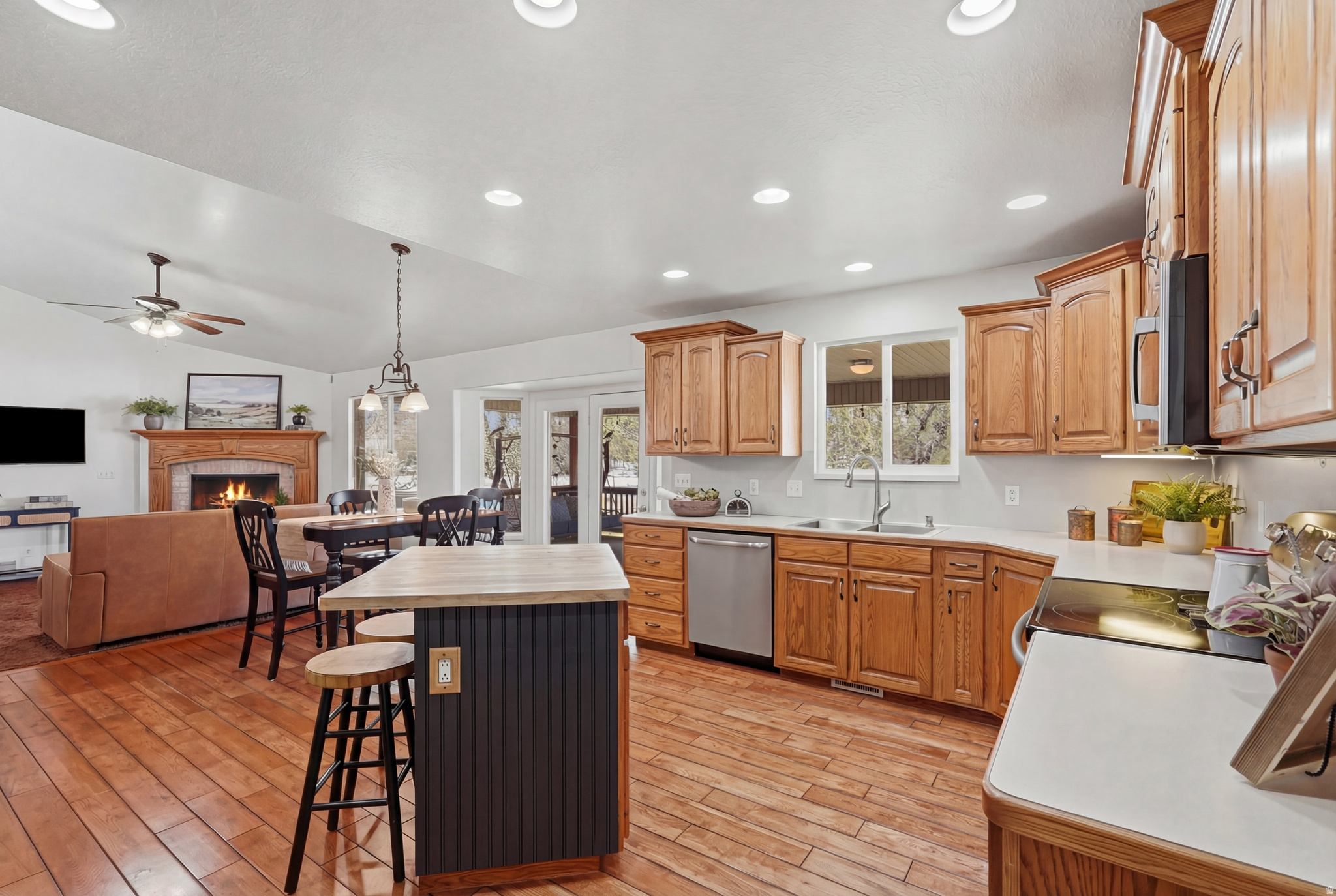 FLINT MEADOWS - Residential