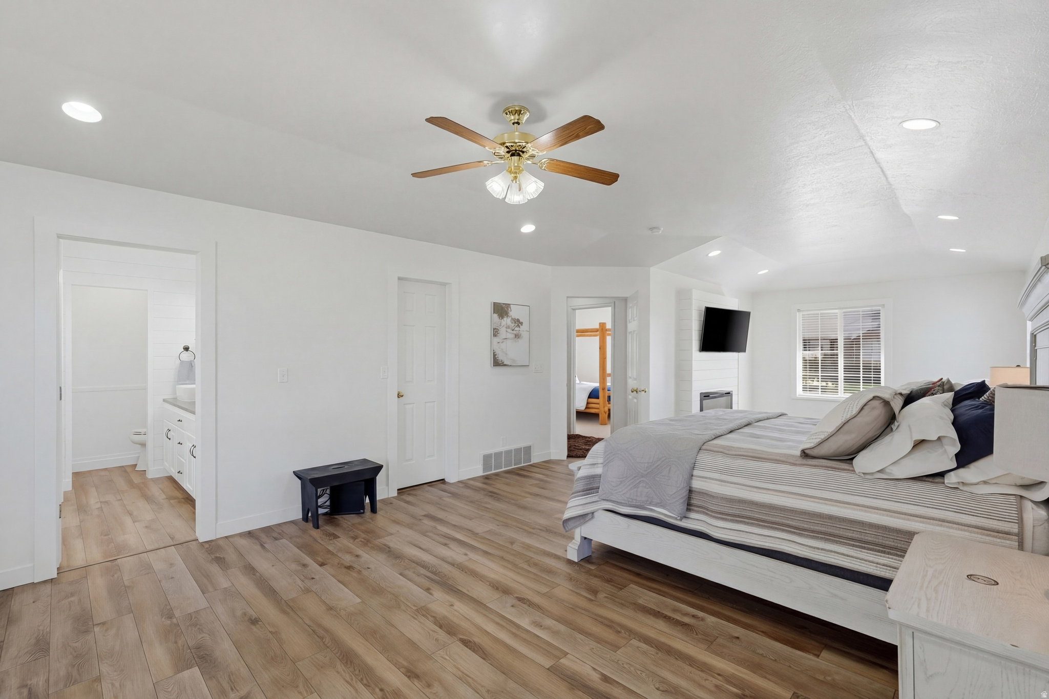 FLINT MEADOWS - Residential
