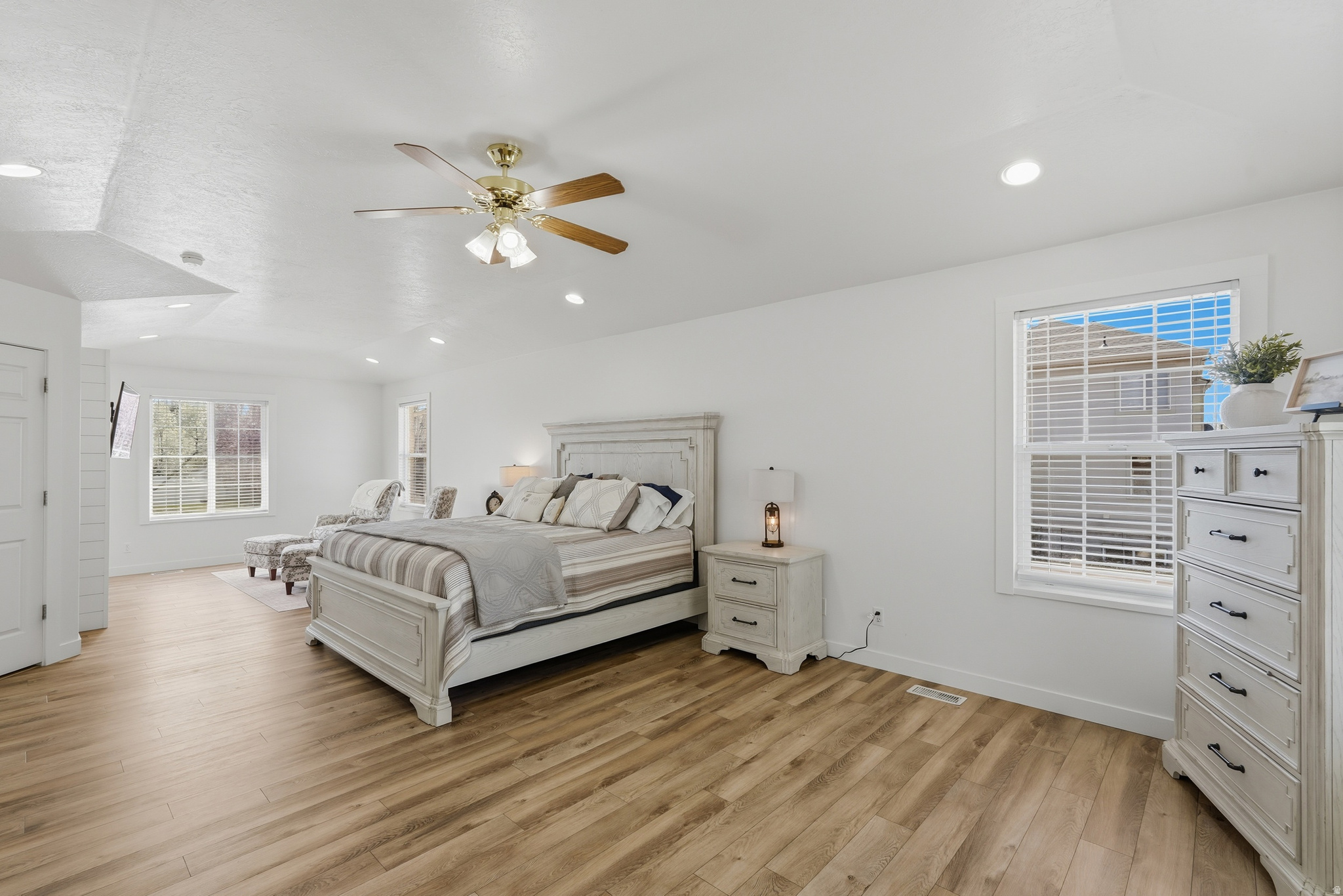 FLINT MEADOWS - Residential