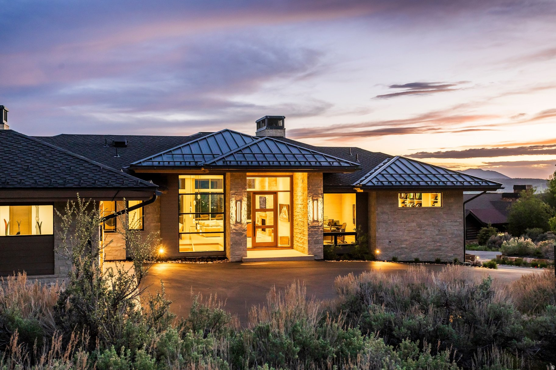 WEST HILLS - Residential
