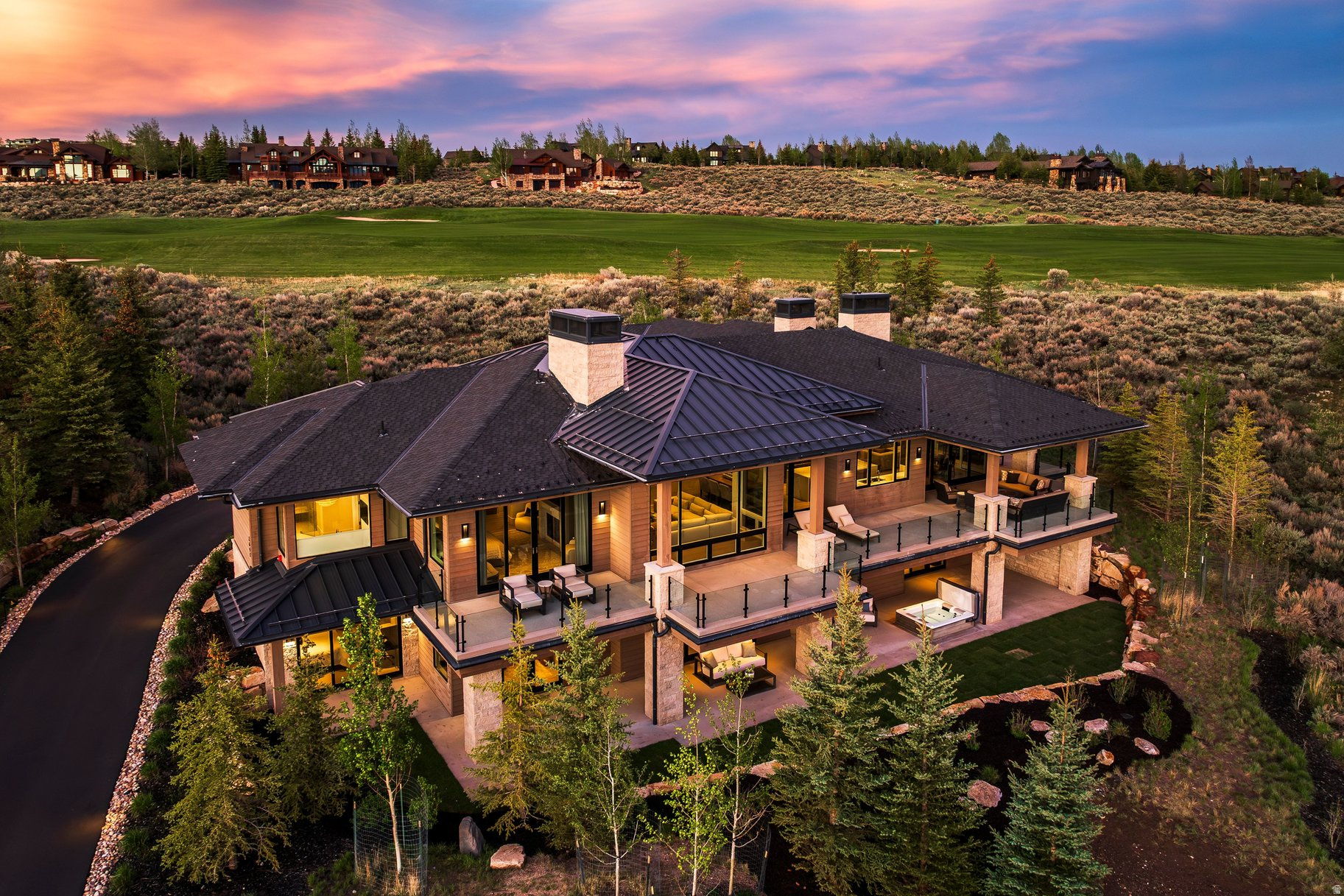 WEST HILLS - Residential