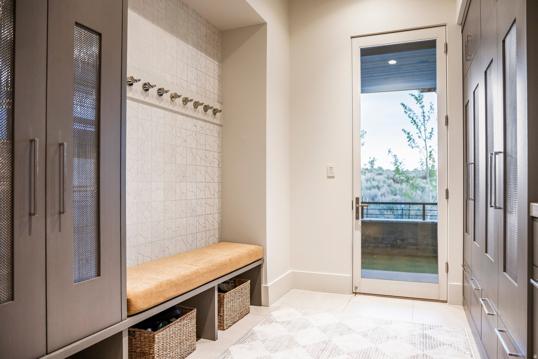 WEST HILLS - Residential