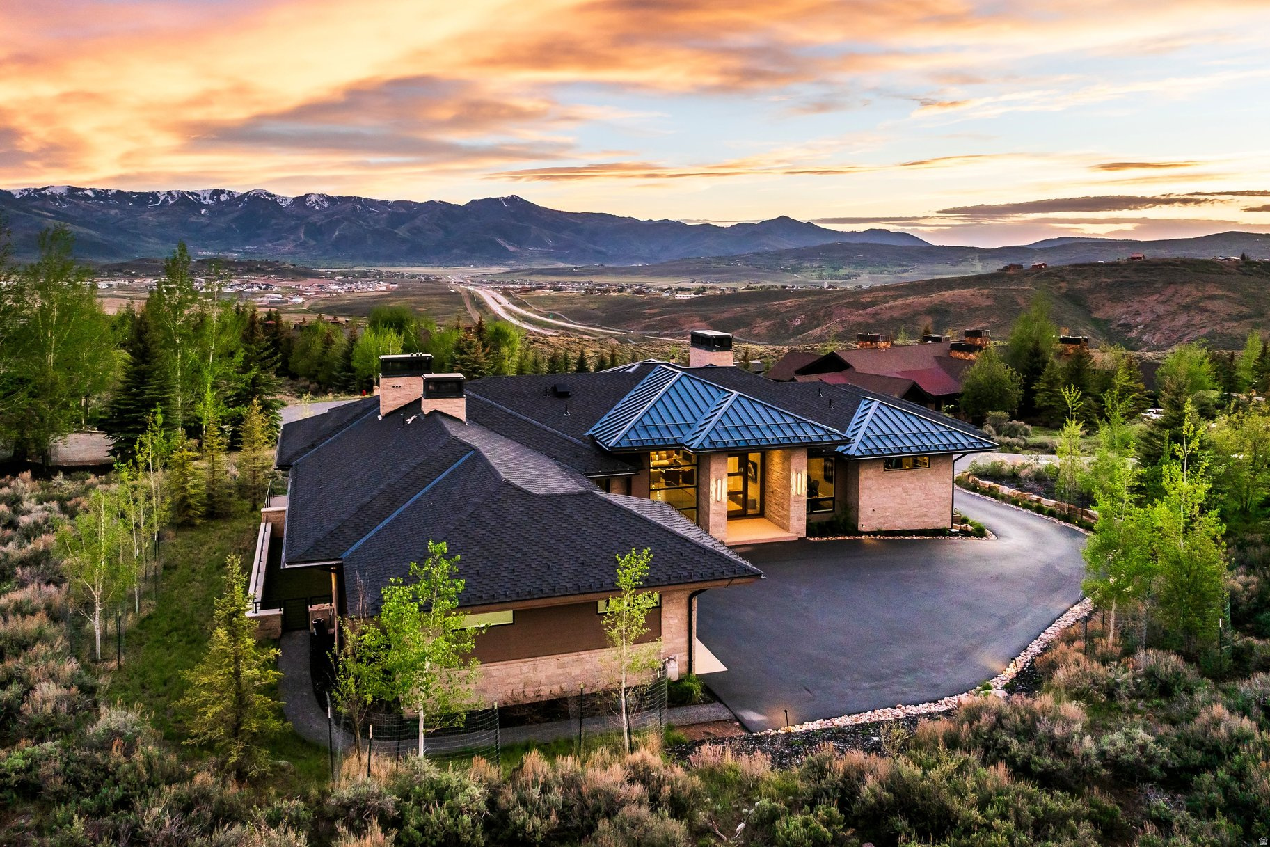 WEST HILLS - Residential