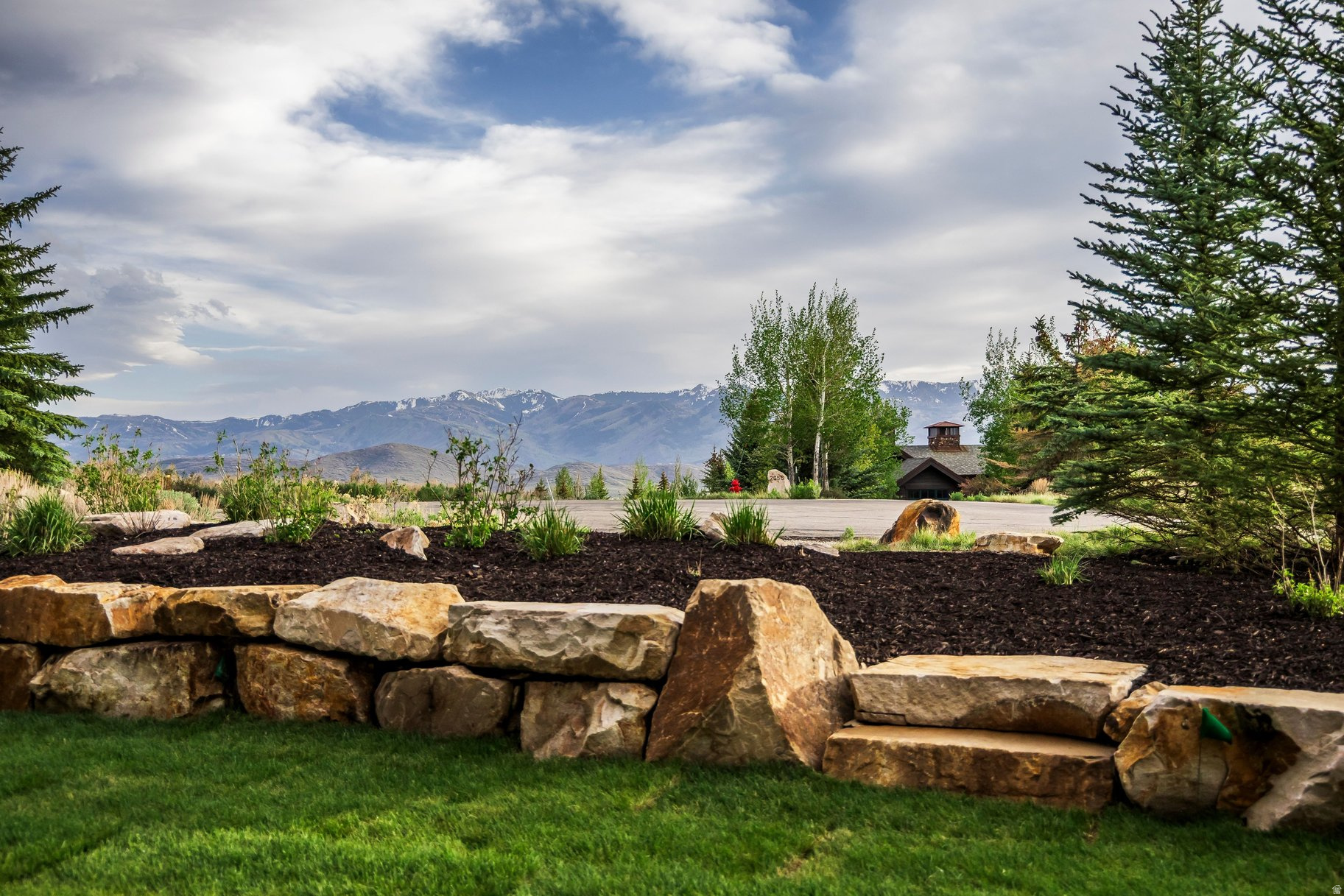 WEST HILLS - Residential