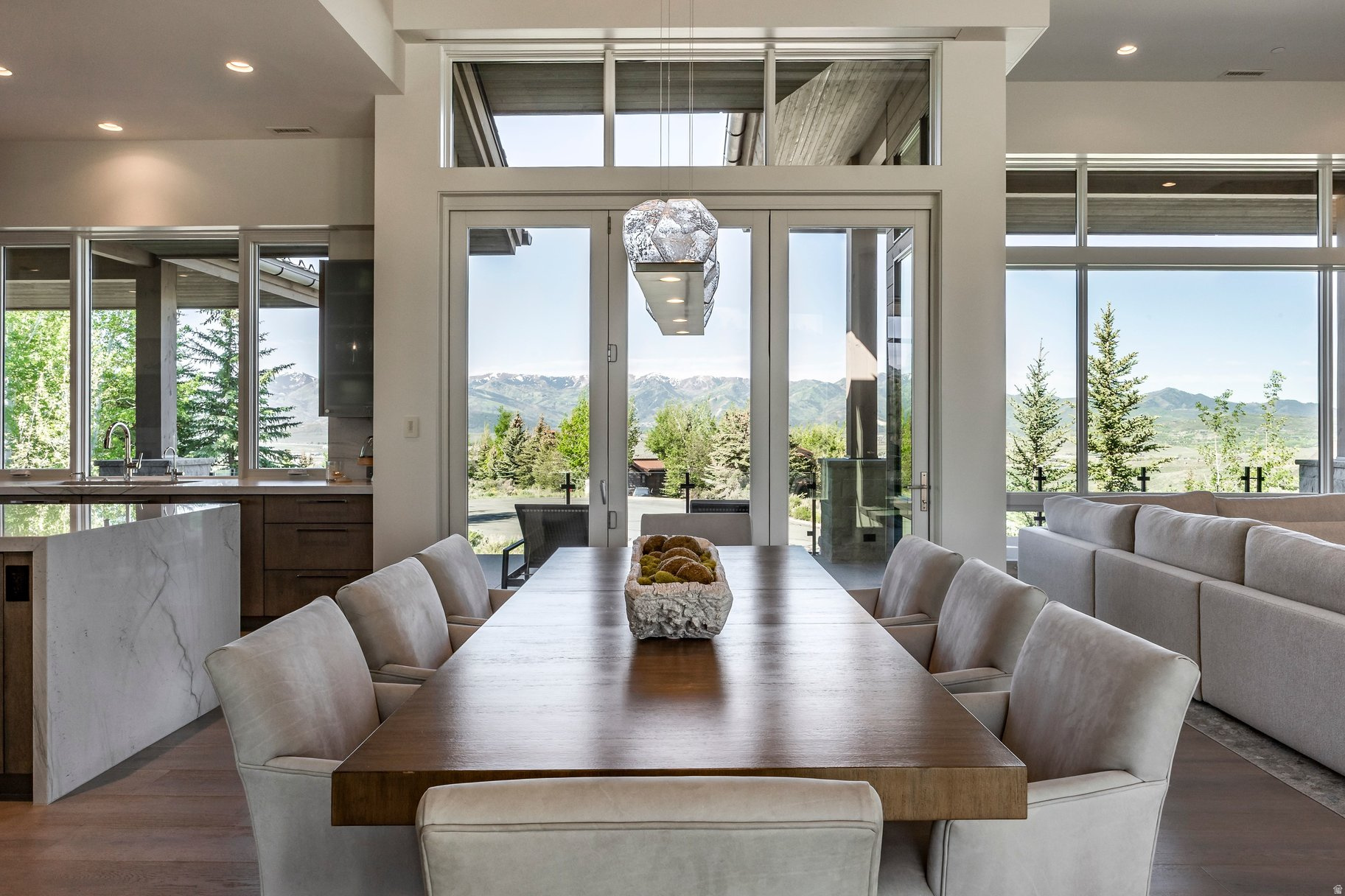 WEST HILLS - Residential