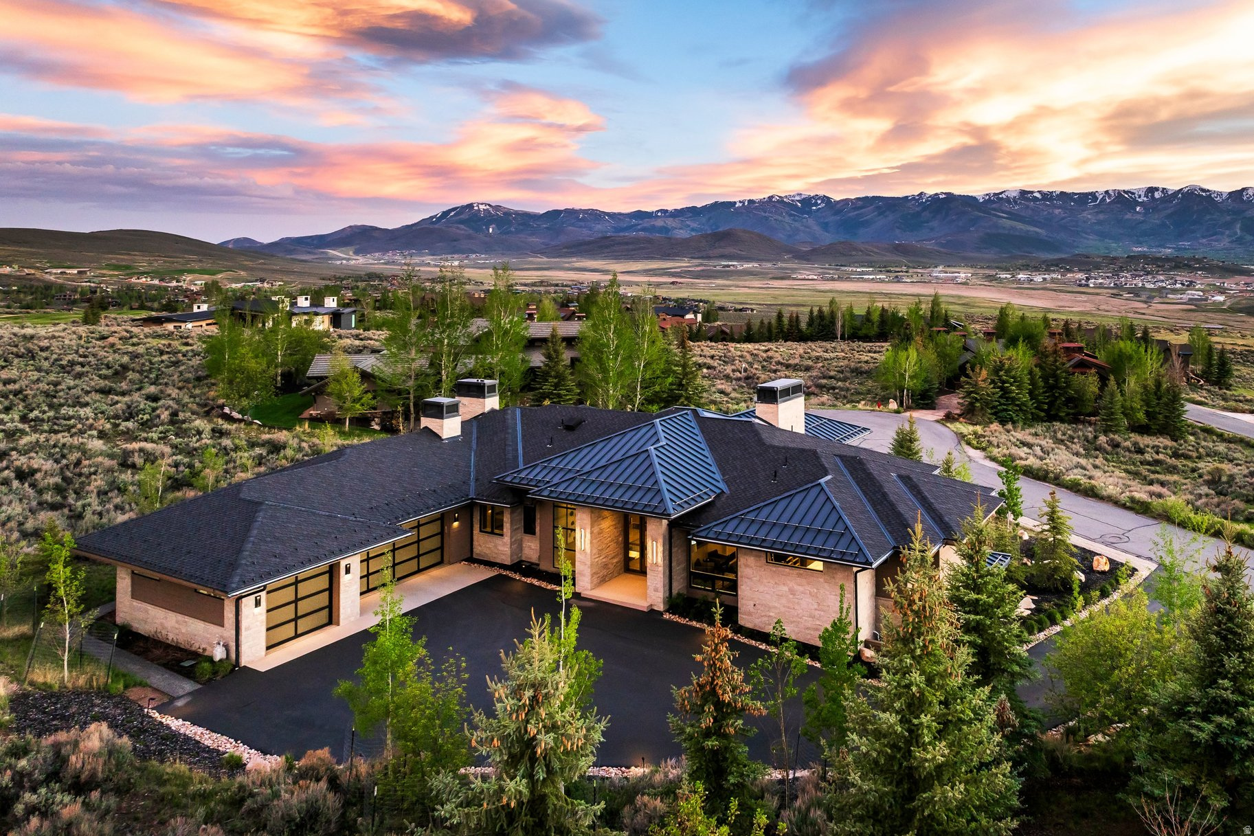 WEST HILLS - Residential